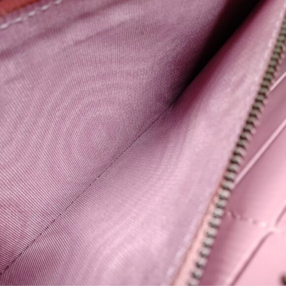 Gucci Supreme Strawberry Long Zip Wallet - Picture 6 of 9